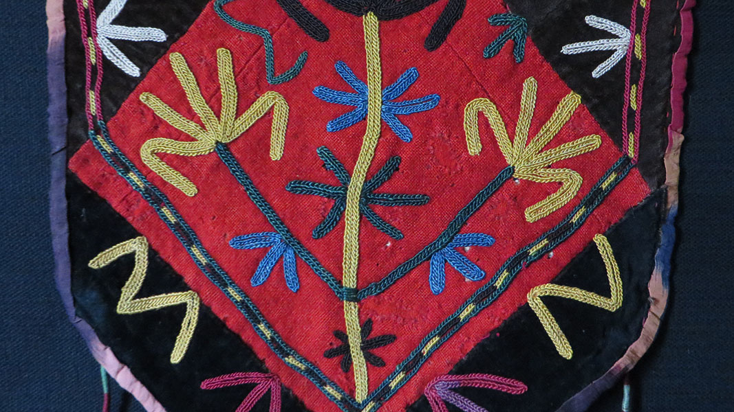 Uzbekistan – Lakai tribal silk embroidery wall hanging