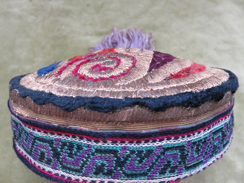 Tajikistan – Lakai tribal velvet–metallic hat
