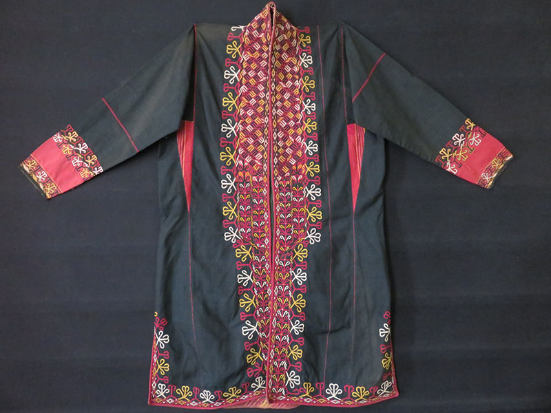 Turkmenistan - Tekke tribe silk embroidered woman's coat – Chapan