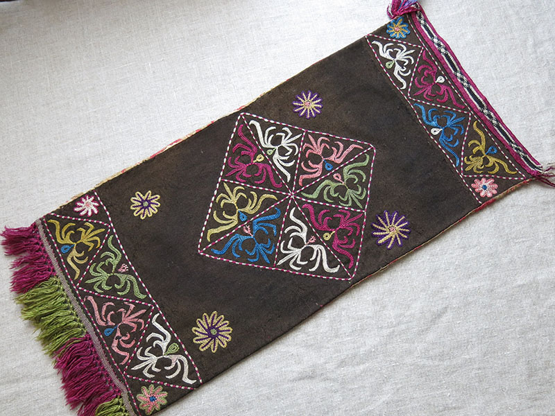 Central Asia - Kyrgyz tribal silk embroidery wall hanging