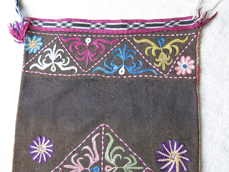 Central Asia - Kyrgyz tribal silk embroidery wall hanging