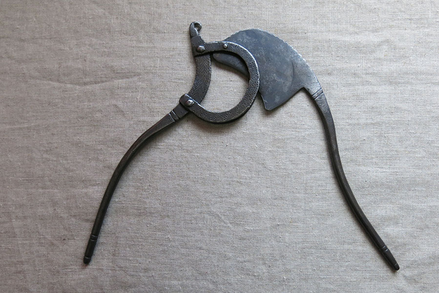 EAST ANATOLIAN - ERZURUM hand forged iron block sugar cutter