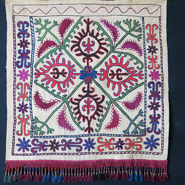 CENTRAL ASIA - KIRGIZSTAN – Tribal silk embroidery tent / yurt hanging