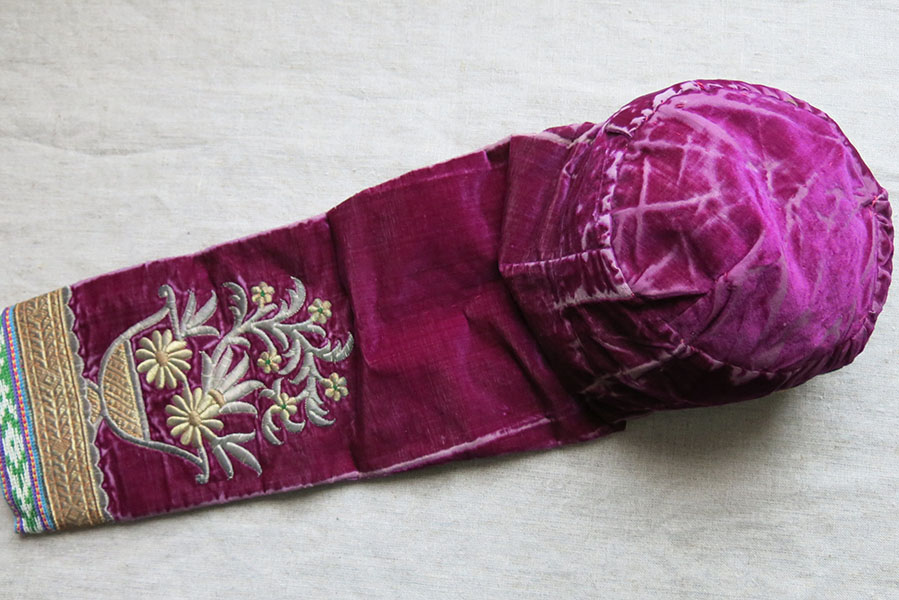 UZBEKISTAN BOKHARA Kultapush - tailed metallic embroidered velvet hat