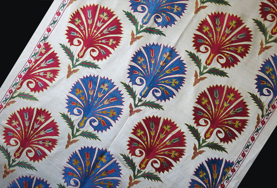 UZBEKISTAN FARGANA VALLEY - Silk embroidered Suzani