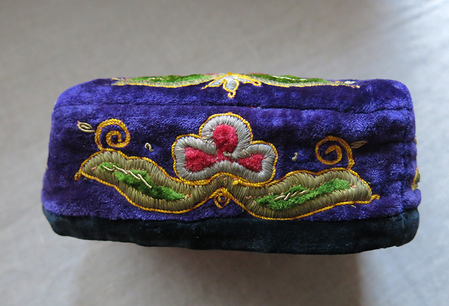 UZBEKISTAN – BOKHARA silk and metallic yarn embroidery on velvet hat
