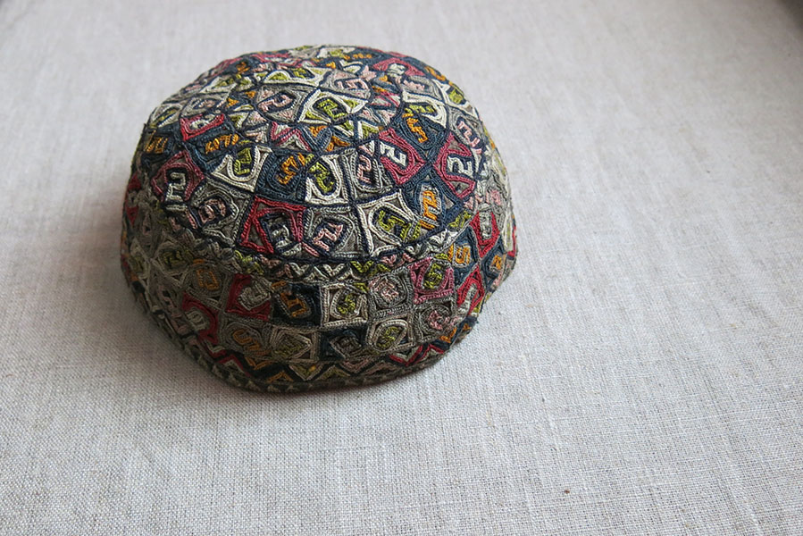 CENTRAL ASIA – TURKMENSAHRA Yomud tribal silk embroidery hat