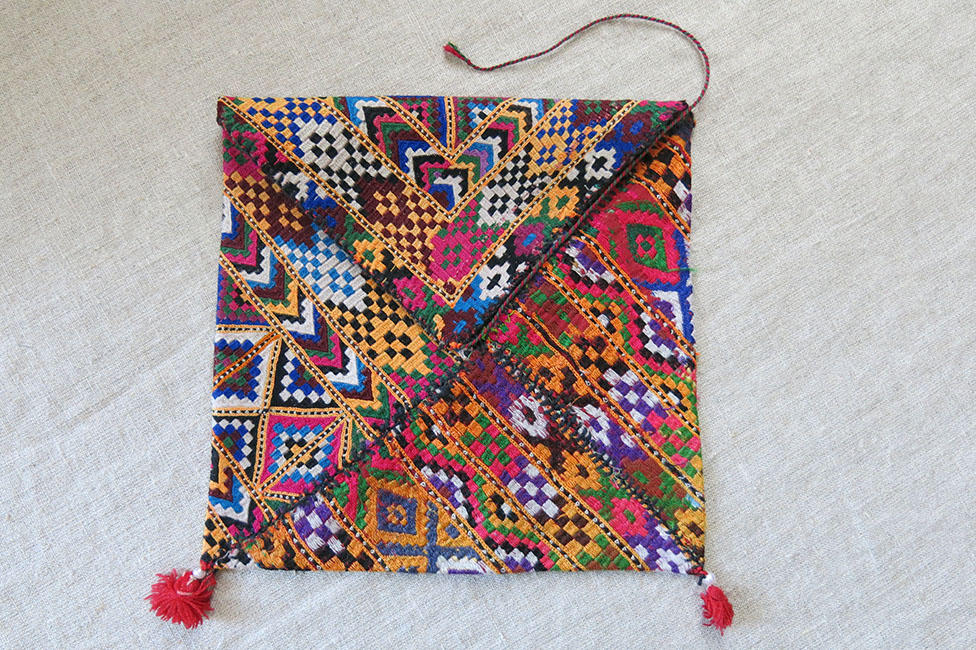 INDIA - PAKISTAN SILK embroidered vanity bag