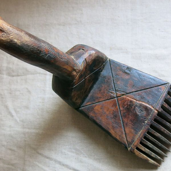 CENTRAL ANATOLIA - KARAMANIA Turkmen hand carved wooden weaving comb