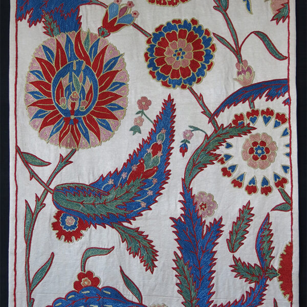 UZBEKISTAN FARGAN VALLEY hand embroidered silk Suzani table runner
