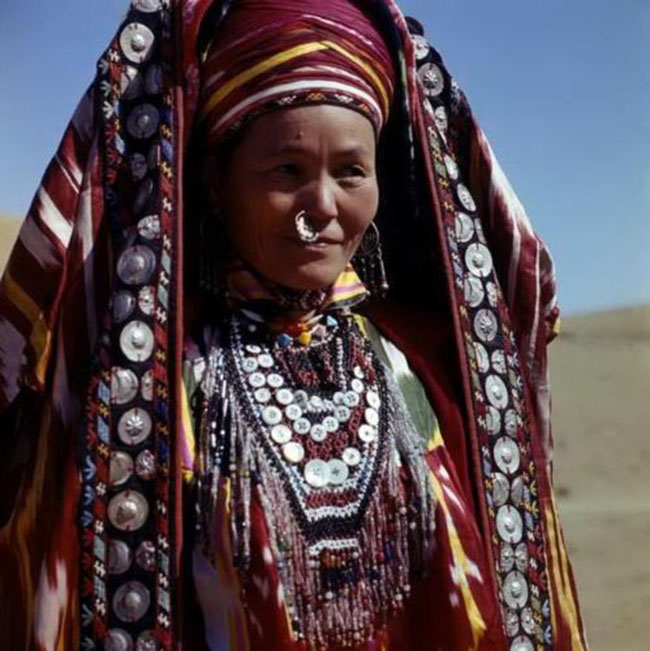 AFGHANISTAN – TURKMEN tribal beaded choker necklace