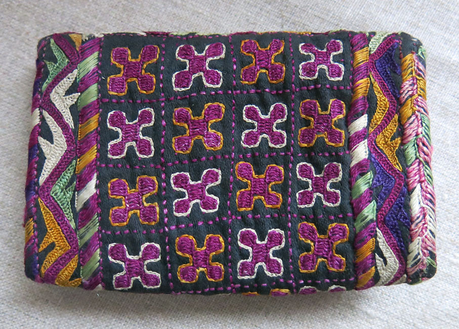 AMU DARYA TURKMEN CHODOR tribal silk embroidery folding Wallet – PUL- KHALTA