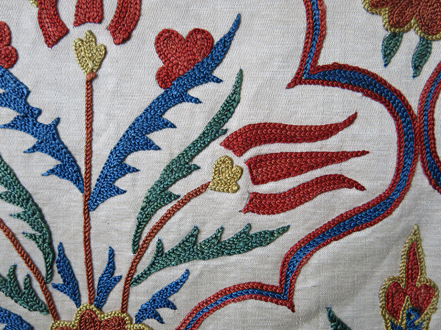 UZBEKISTAN – FARGANA VALLEY Silk fine embroidered Suzani table runner
