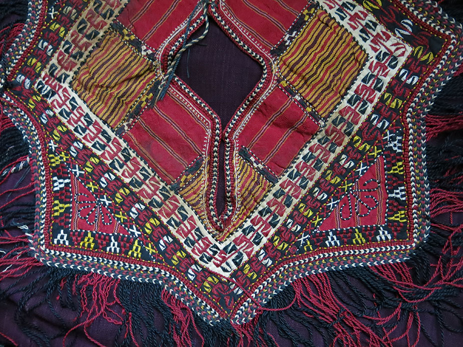 TURKMENISTAN Turkmen Yomud/Tekke tribe child’s over shirt patchwork collar