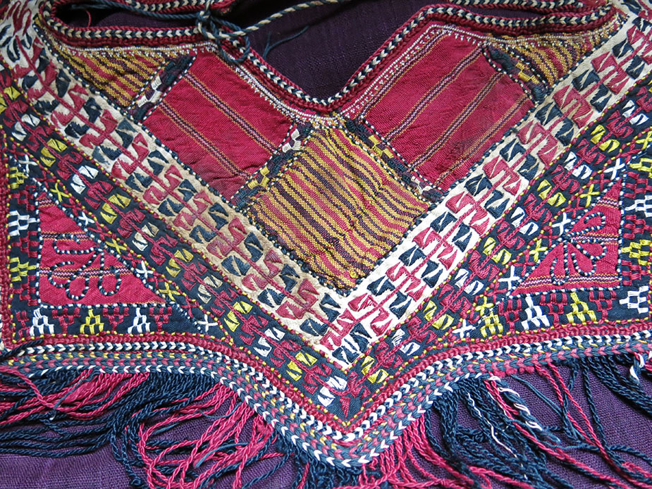 TURKMENISTAN Turkmen Yomud/Tekke tribe child’s over shirt patchwork collar