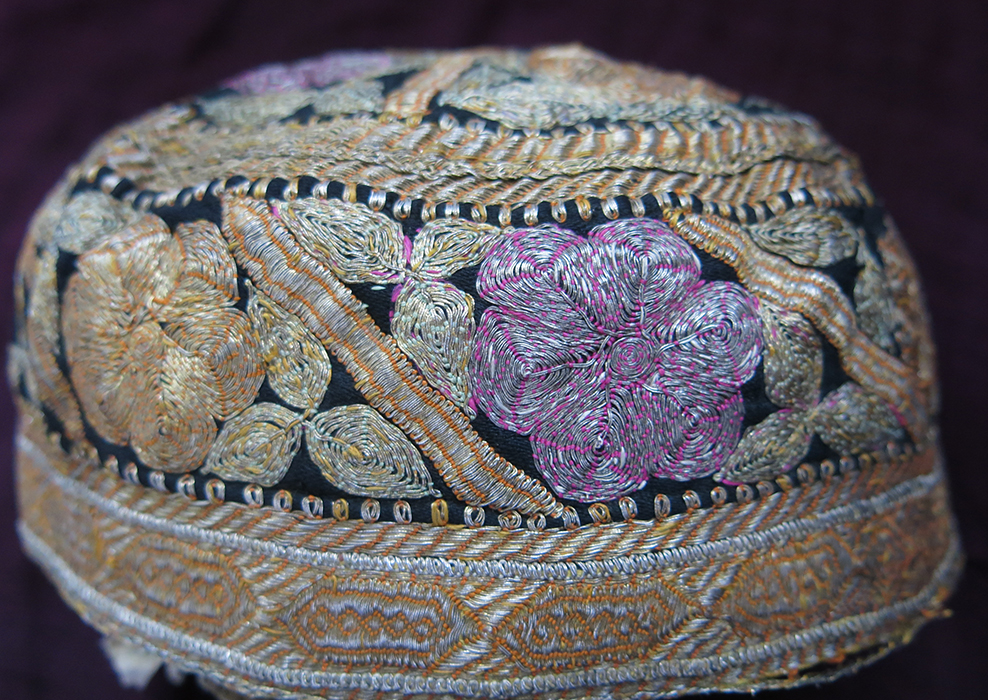 INDIA GUJARAT Silk metallic embroidery hat