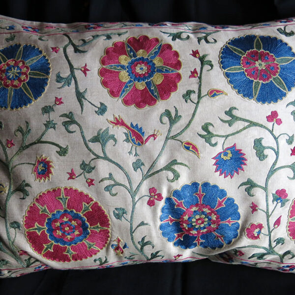 UZBEKISTAN – TASHKENT Silk embroidered pillow cover