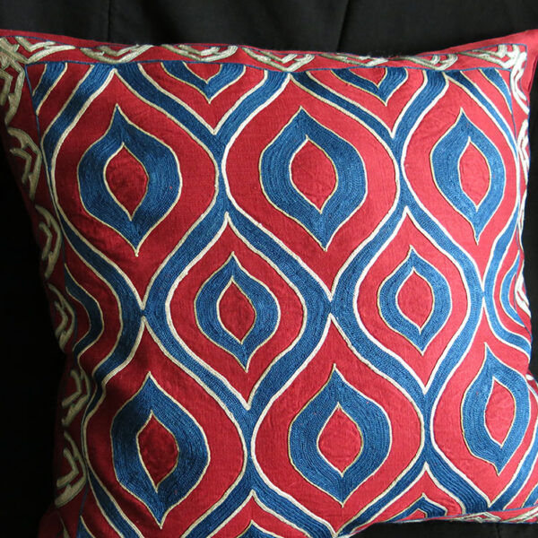 UZBEKISTAN – TASHKENT Silk embroidered pillow cover