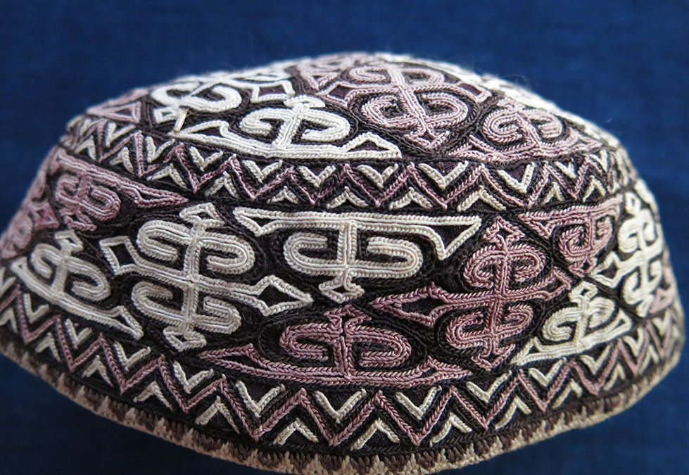 CENTRAL ASIA – TURKMENSAHRA Yomud tribal silk embroidery hat