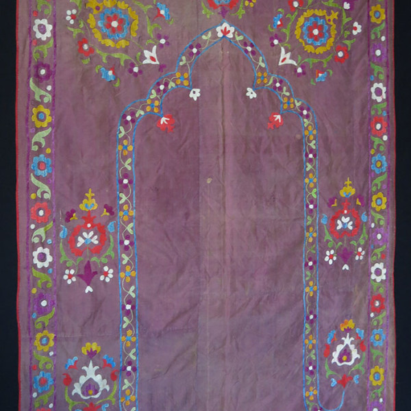 TAJIKISTAN - LAKAI silk embroidery NIM SUZANI