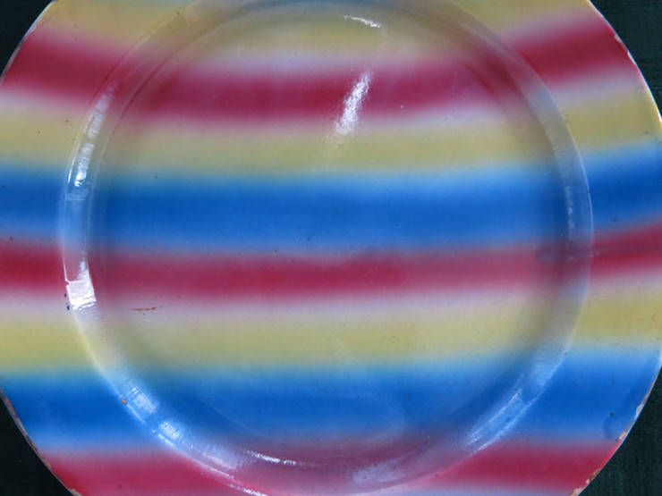 UZBEKISTAN - KUZNETSOV Rainbow motif ceramic plate