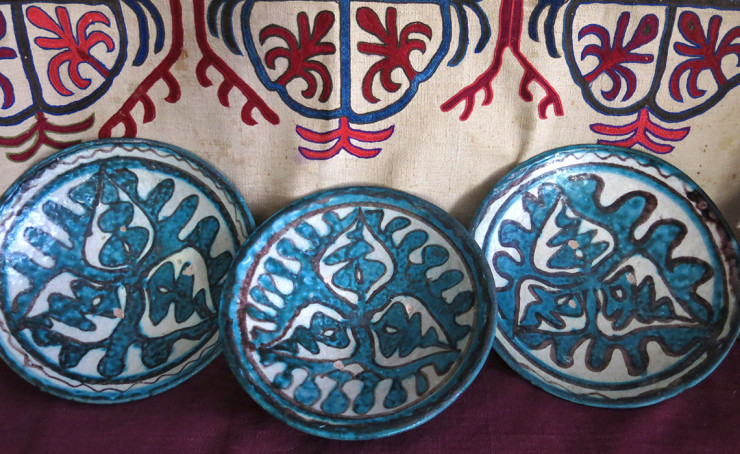 Uzbekistan - Tashkent school set of ceramic plates